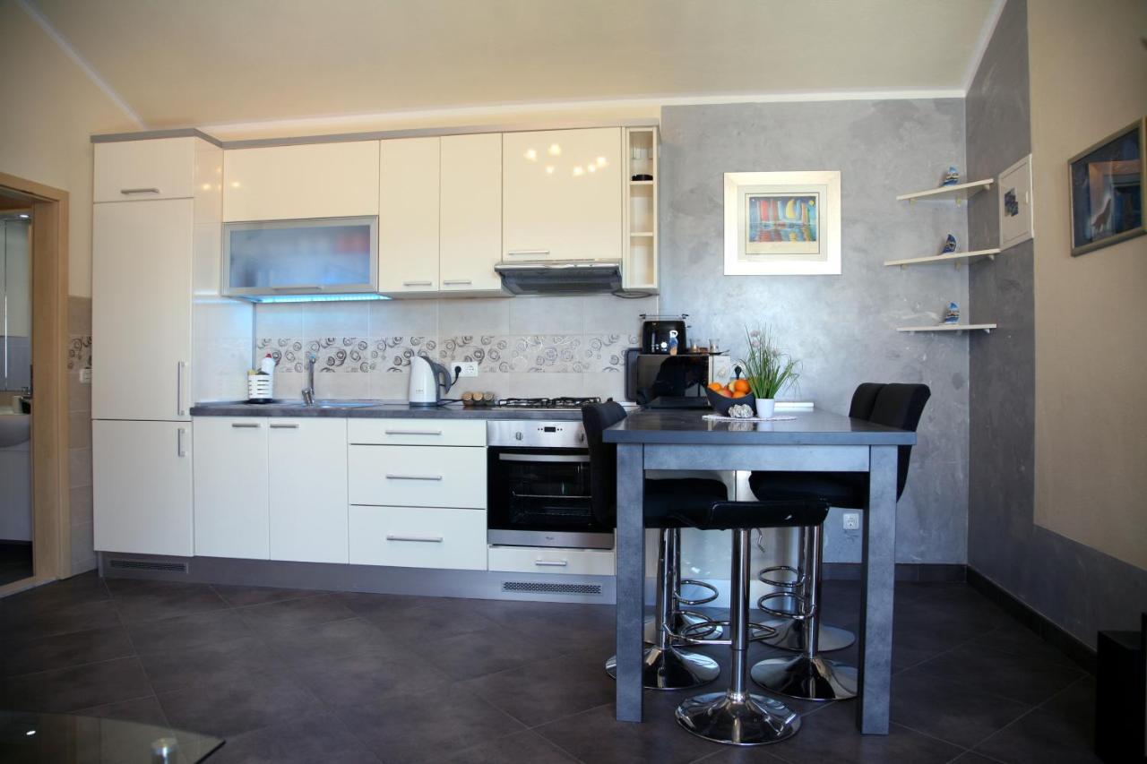 Apartment Del Mar Vinisce Ngoại thất bức ảnh